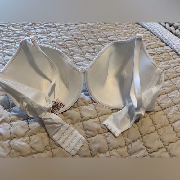 NWOT VICTORIA SECRET Lightly Lined White Bra 38DD - Picture 4 of 5